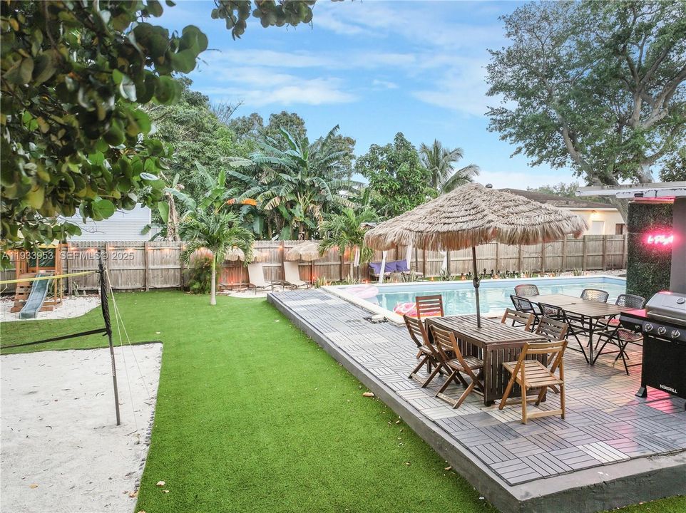 На продажу: $995,000 (3 спален, 2 ванн, 1320 Квадратных фут)