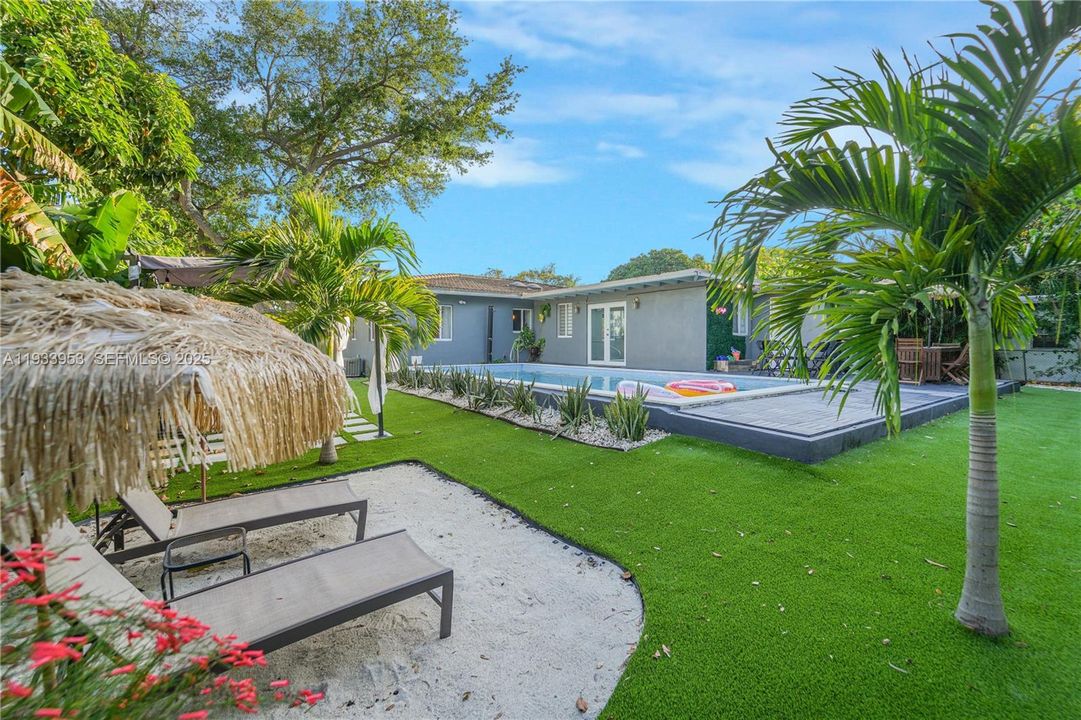 На продажу: $995,000 (3 спален, 2 ванн, 1320 Квадратных фут)