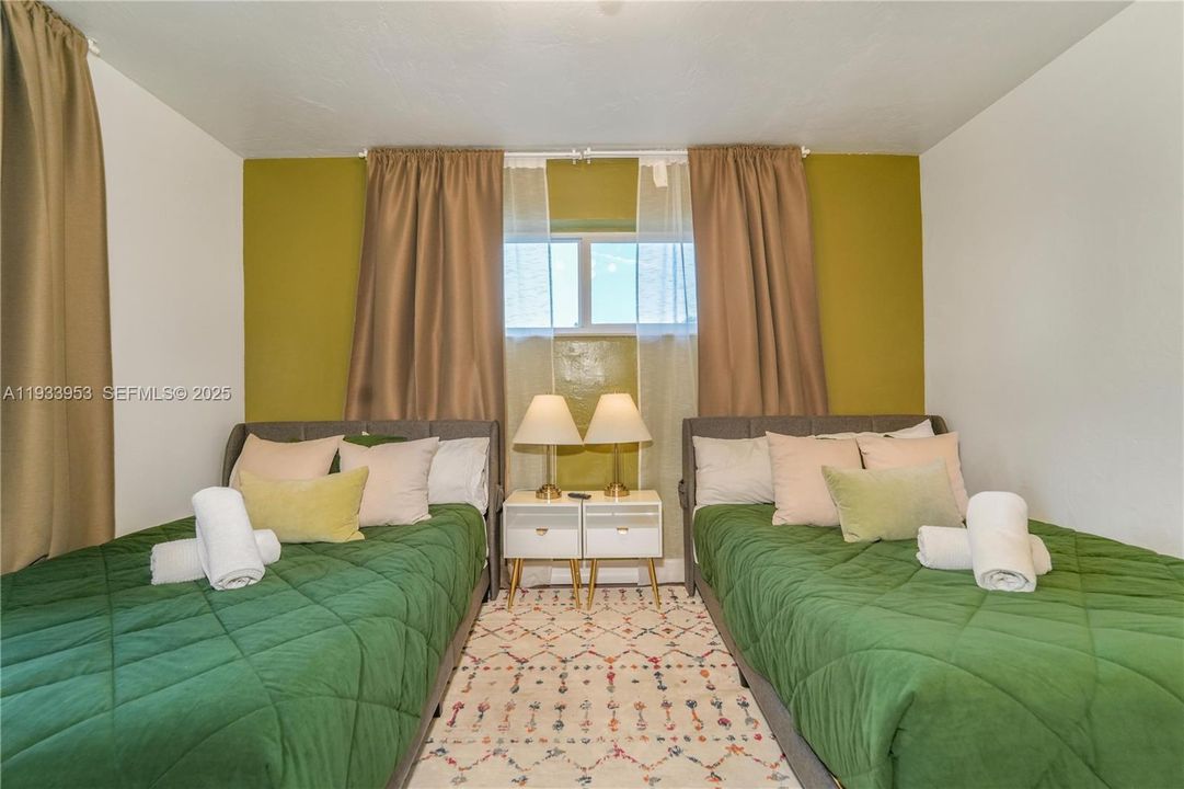 На продажу: $995,000 (3 спален, 2 ванн, 1320 Квадратных фут)