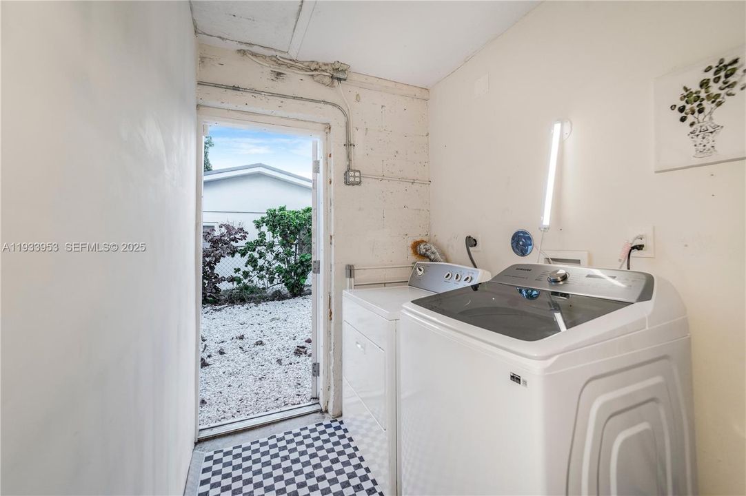 На продажу: $995,000 (3 спален, 2 ванн, 1320 Квадратных фут)