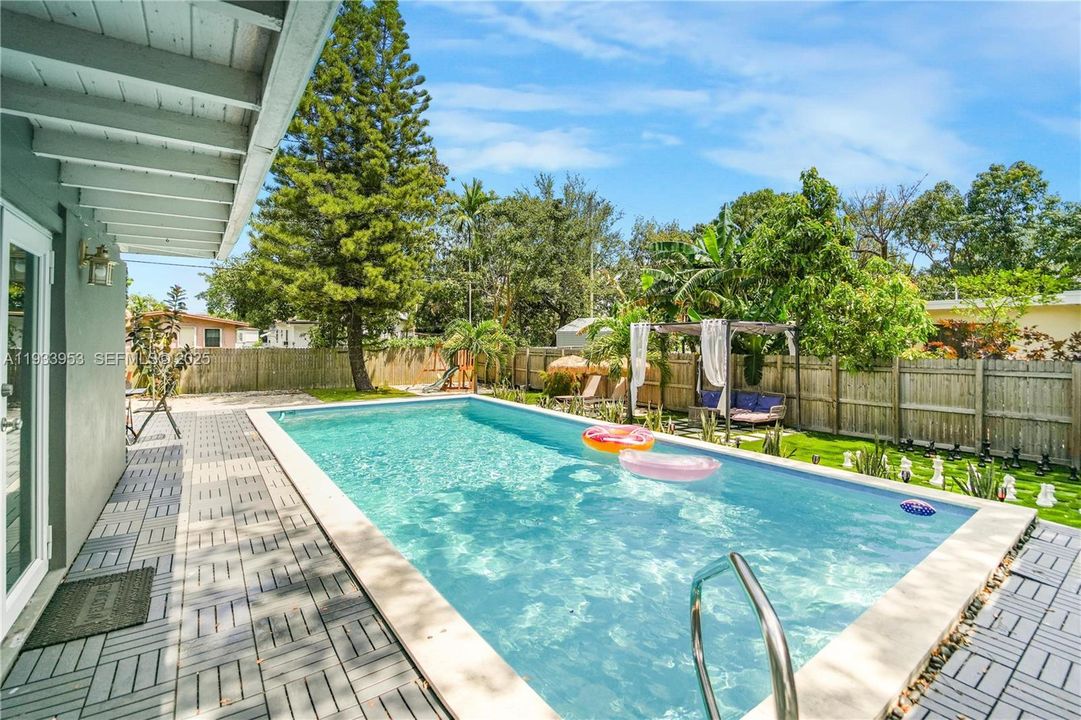 На продажу: $995,000 (3 спален, 2 ванн, 1320 Квадратных фут)