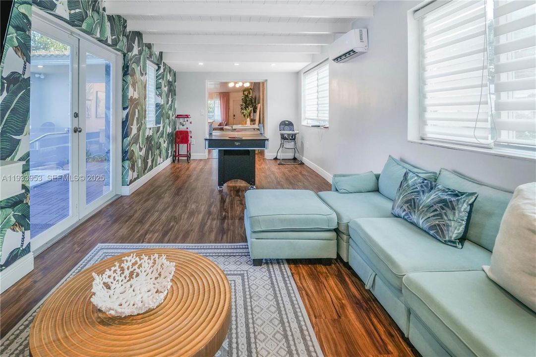 На продажу: $995,000 (3 спален, 2 ванн, 1320 Квадратных фут)