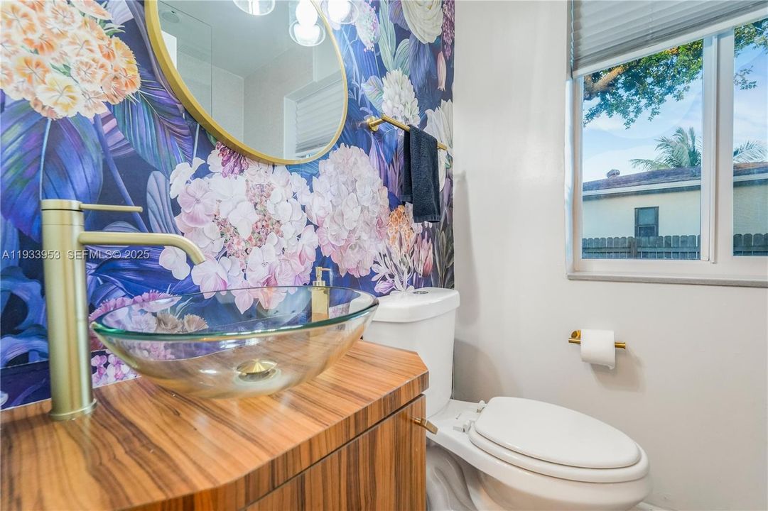 На продажу: $995,000 (3 спален, 2 ванн, 1320 Квадратных фут)