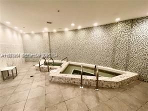 出租: $3,800 (2 贝兹, 2 浴室, 1058 平方英尺)