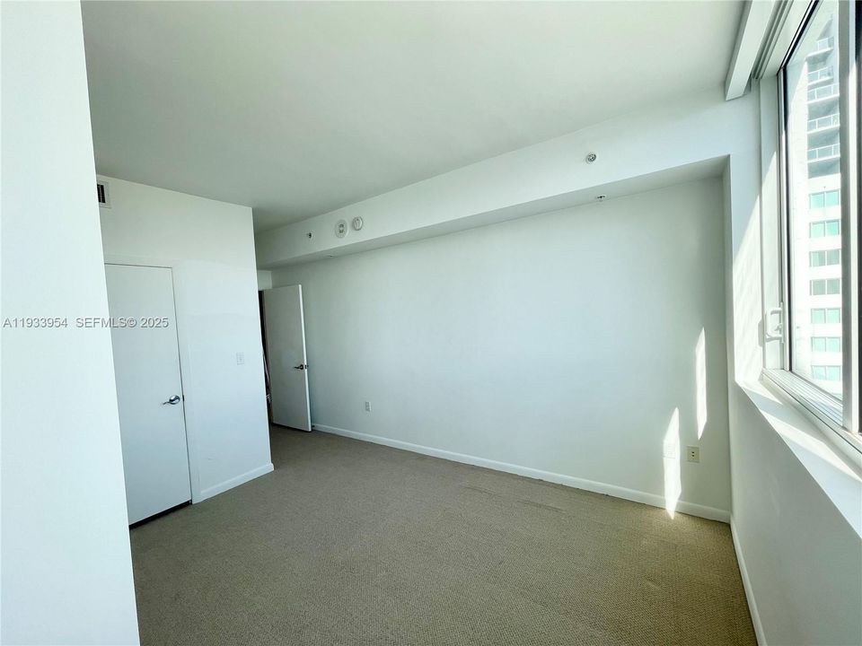 出租: $3,800 (2 贝兹, 2 浴室, 1058 平方英尺)