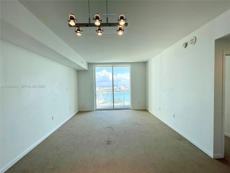 出租: $3,800 (2 贝兹, 2 浴室, 1058 平方英尺)