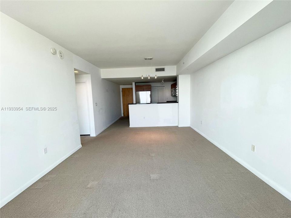 出租: $3,800 (2 贝兹, 2 浴室, 1058 平方英尺)