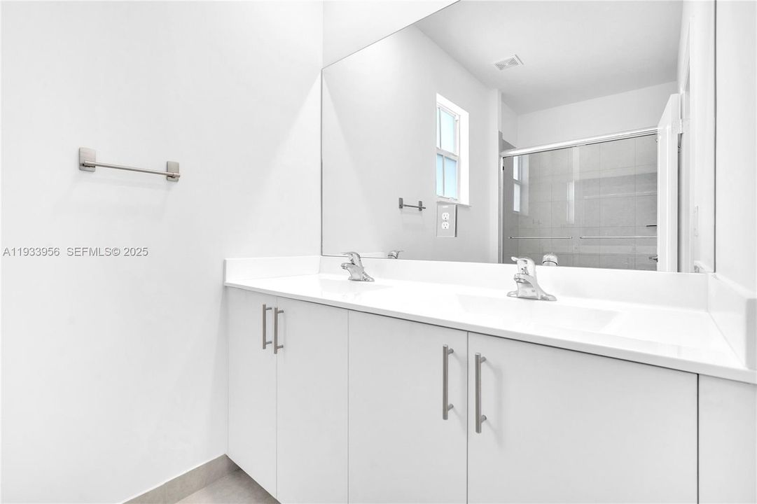 For Rent: $3,600 (3 beds, 2 baths, 1344 Square Feet)