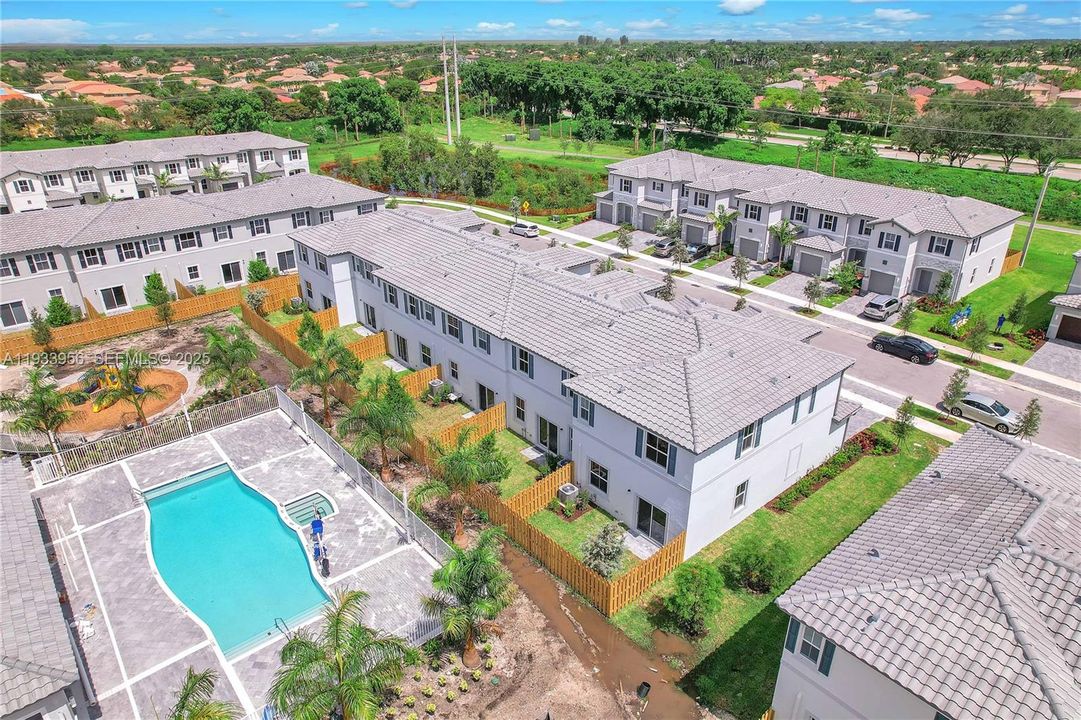 For Rent: $3,600 (3 beds, 2 baths, 1344 Square Feet)