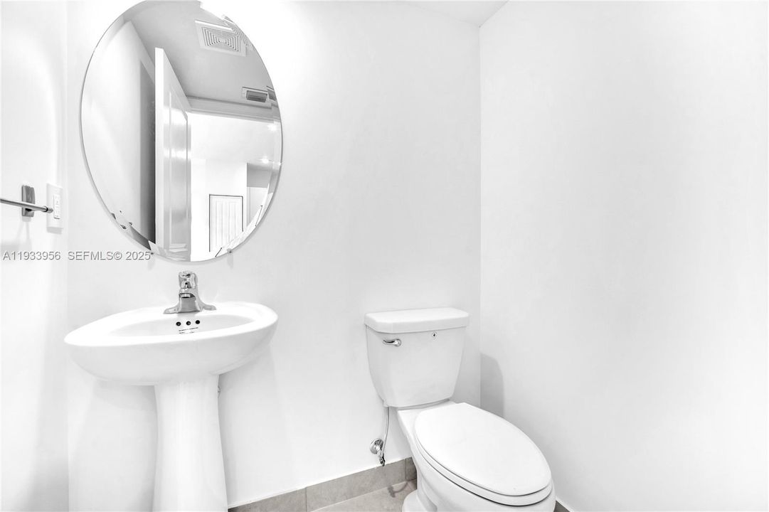 For Rent: $3,600 (3 beds, 2 baths, 1344 Square Feet)