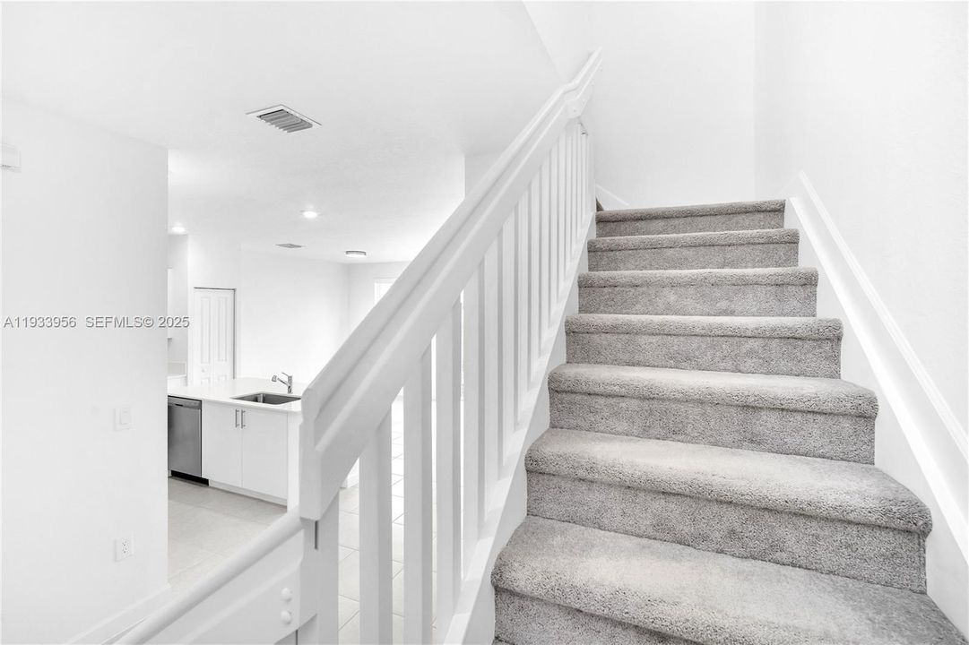 For Rent: $3,600 (3 beds, 2 baths, 1344 Square Feet)