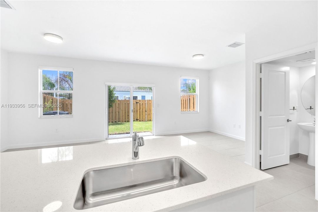 For Rent: $3,600 (3 beds, 2 baths, 1344 Square Feet)