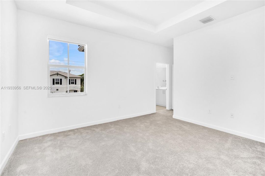 For Rent: $3,600 (3 beds, 2 baths, 1344 Square Feet)