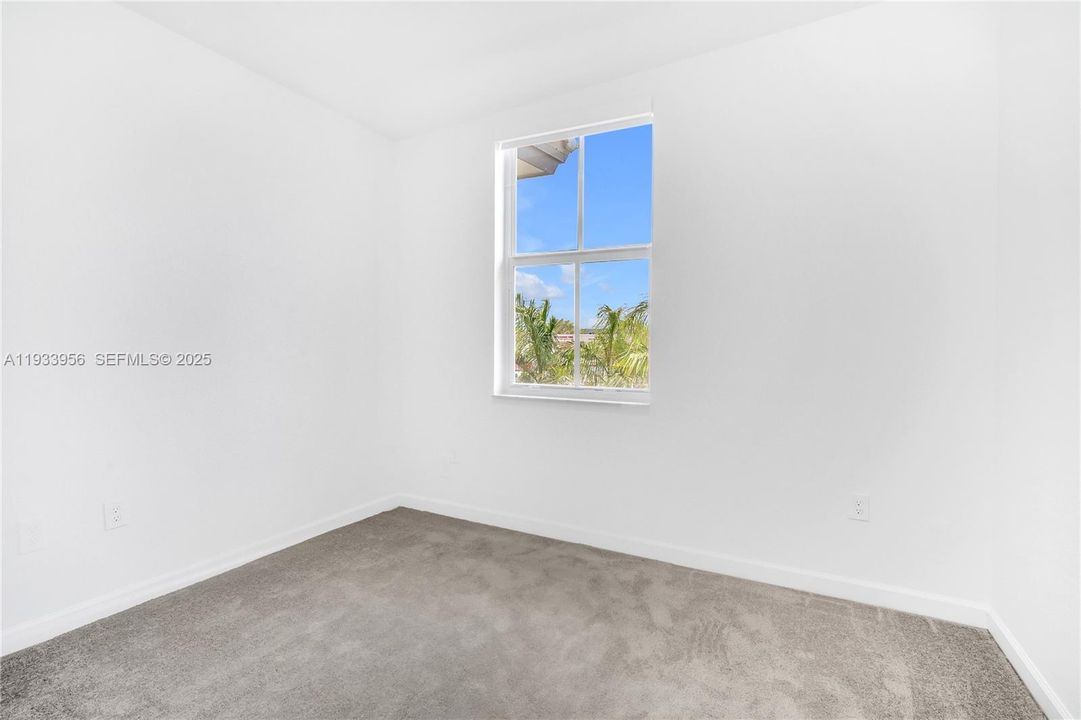 For Rent: $3,600 (3 beds, 2 baths, 1344 Square Feet)