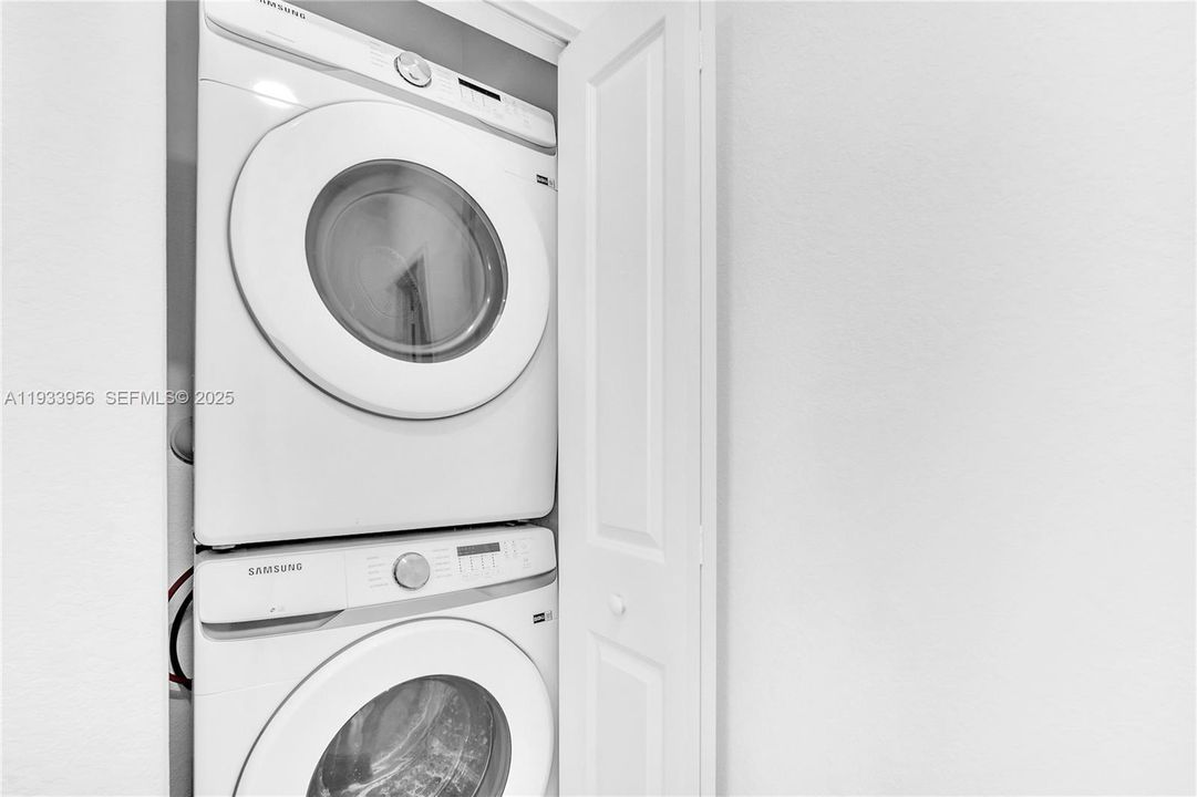 For Rent: $3,600 (3 beds, 2 baths, 1344 Square Feet)