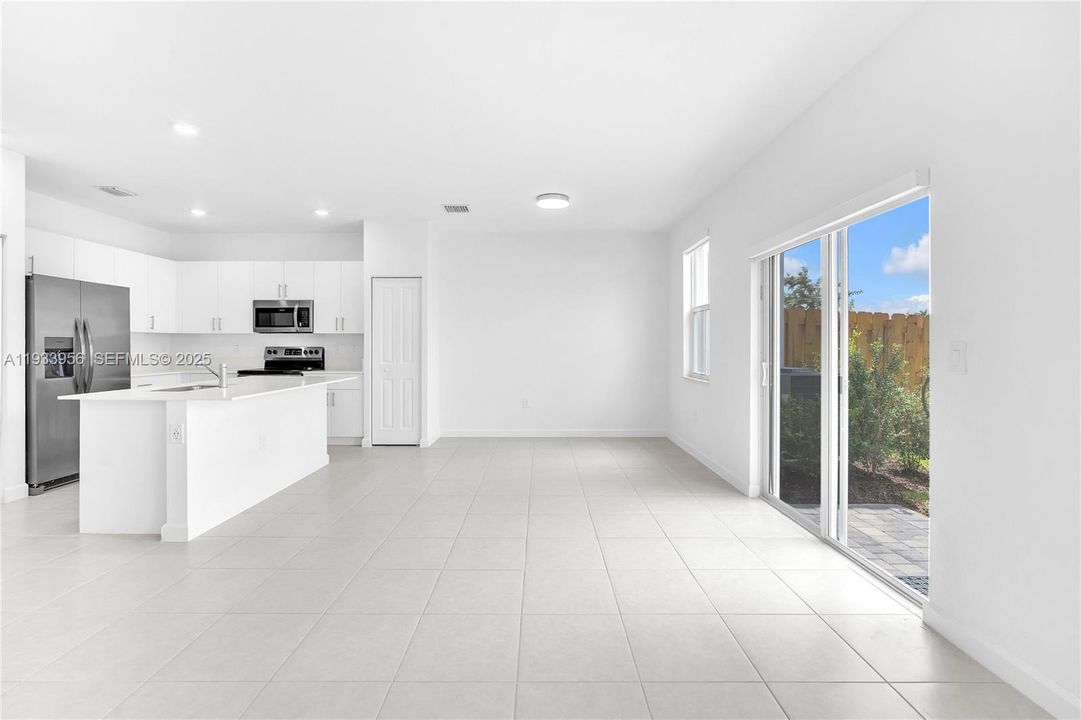 For Rent: $3,600 (3 beds, 2 baths, 1344 Square Feet)