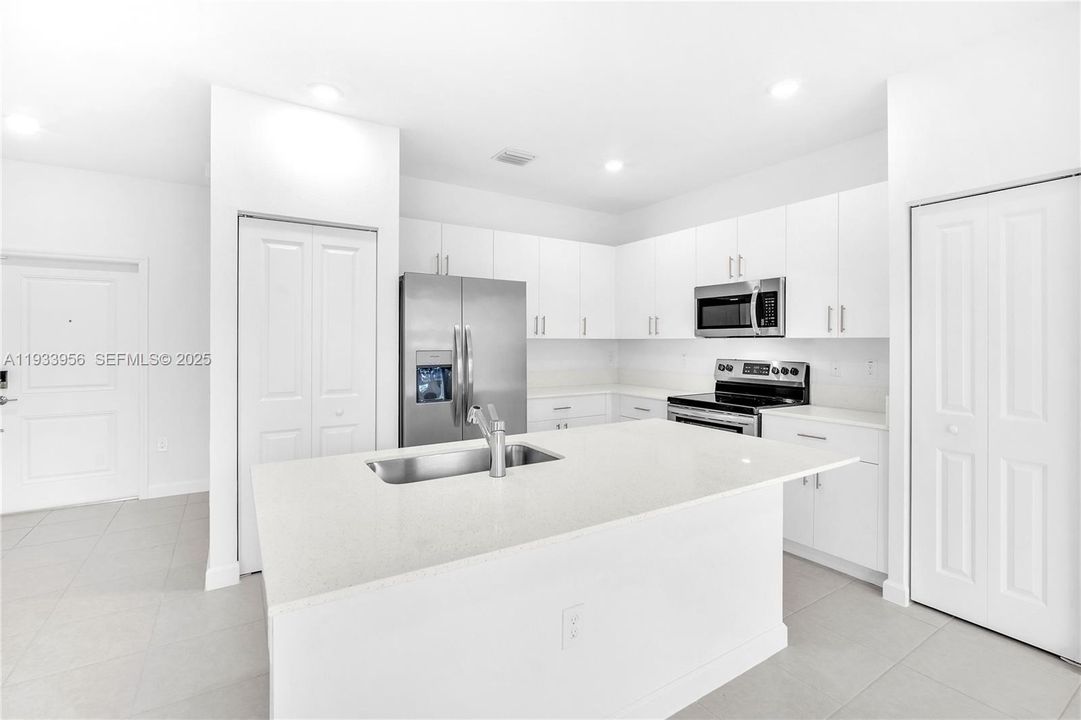 For Rent: $3,600 (3 beds, 2 baths, 1344 Square Feet)