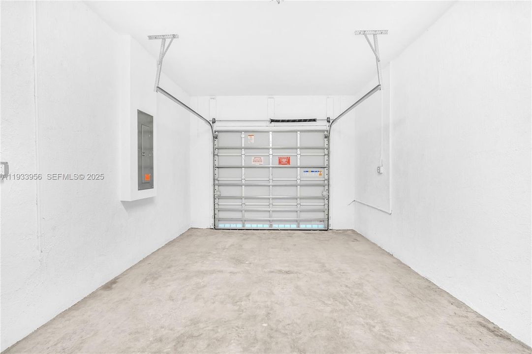 For Rent: $3,600 (3 beds, 2 baths, 1344 Square Feet)