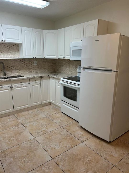 En Renta: $2,500 (2 camas, 1 baños, 2026 Pies cuadrados)