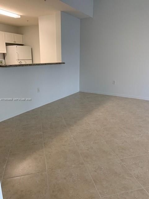 For Rent: $2,000 (1 beds, 1 baths, 719 Square Feet)