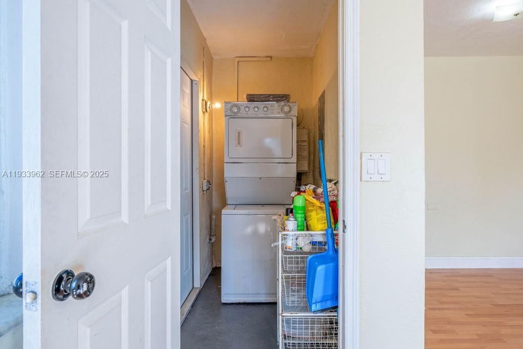 En Renta: $2,950 (3 camas, 1 baños, 1000 Pies cuadrados)