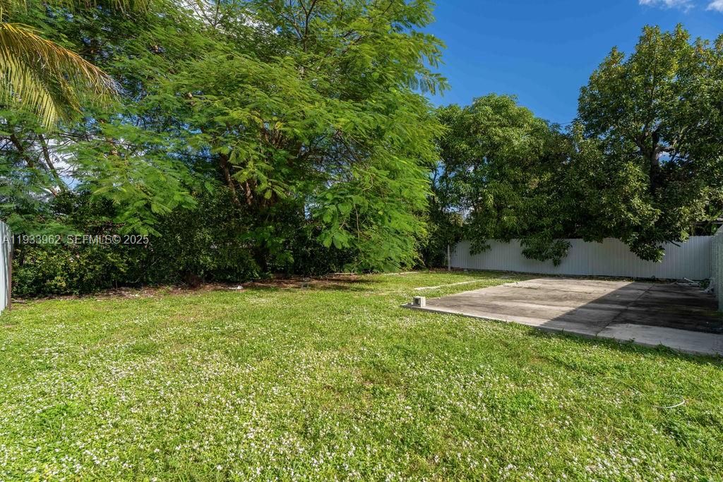 En Renta: $2,950 (3 camas, 1 baños, 1000 Pies cuadrados)