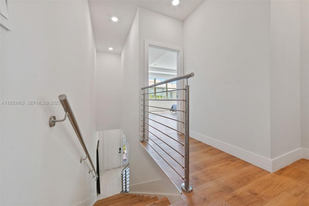 For Rent: $3,350 (3 beds, 2 baths, 1421 Square Feet)