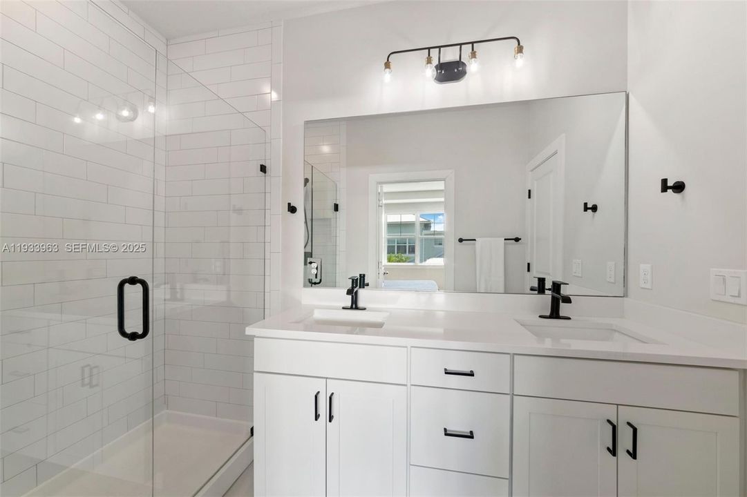 For Rent: $3,350 (3 beds, 2 baths, 1421 Square Feet)