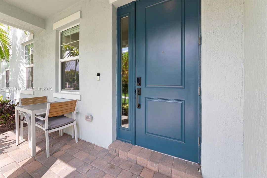 For Rent: $3,350 (3 beds, 2 baths, 1421 Square Feet)