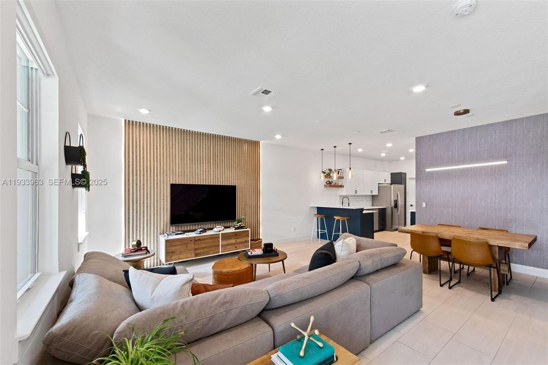 For Rent: $3,350 (3 beds, 2 baths, 1421 Square Feet)