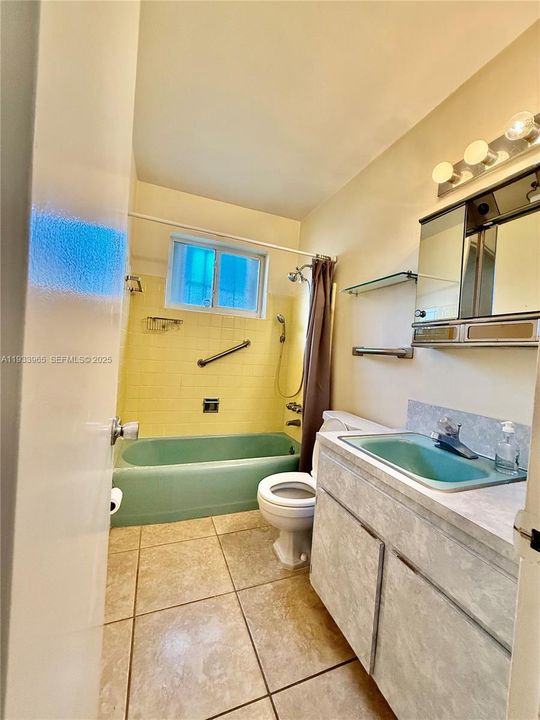 2nd Bathroom