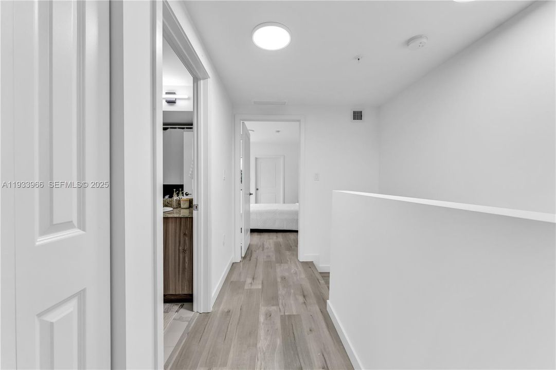 出租: $2,900 (2 贝兹, 1 浴室, 1200 平方英尺)