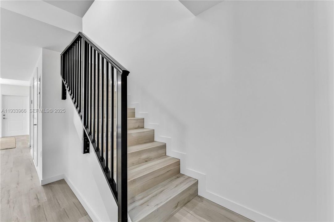 出租: $2,900 (2 贝兹, 1 浴室, 1200 平方英尺)