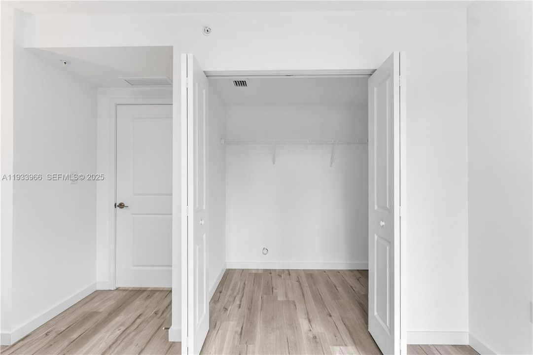 出租: $2,900 (2 贝兹, 1 浴室, 1200 平方英尺)