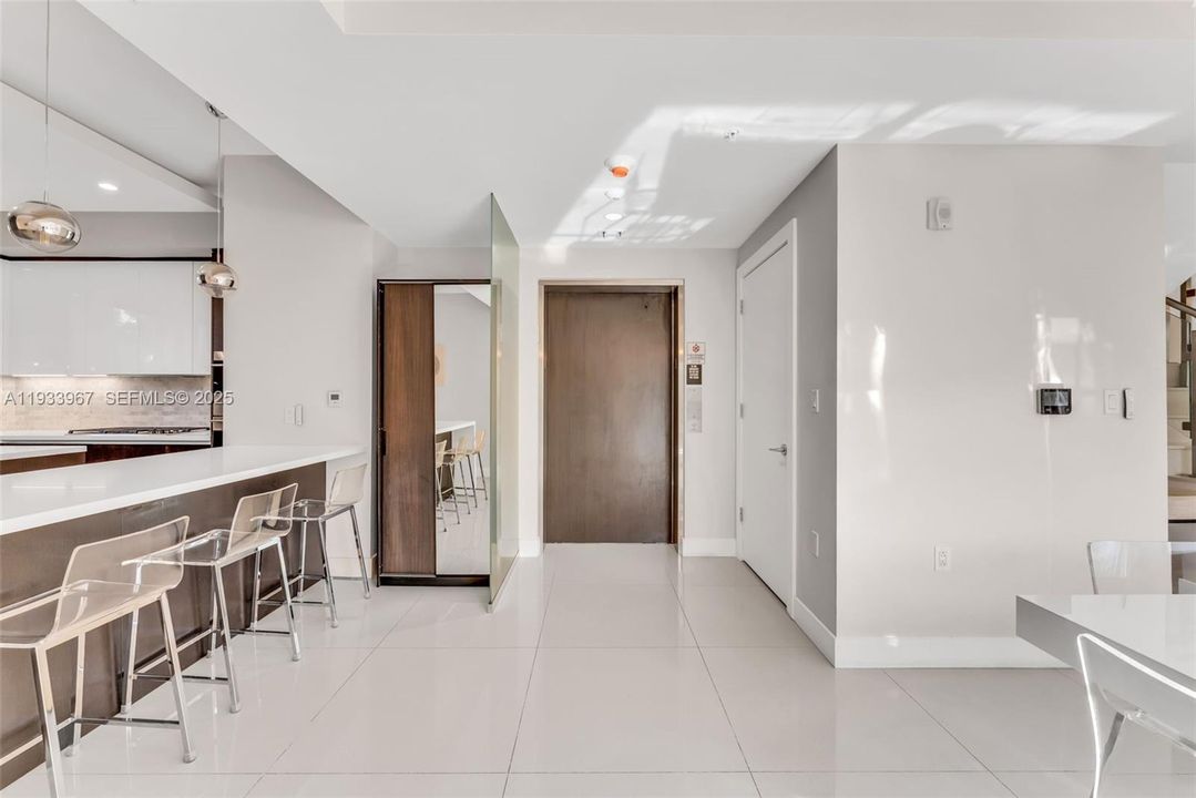 На продажу: $2,050,000 (3 спален, 3 ванн, 2373 Квадратных фут)