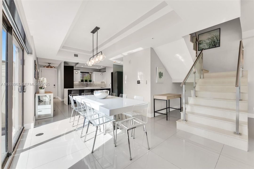 На продажу: $2,050,000 (3 спален, 3 ванн, 2373 Квадратных фут)