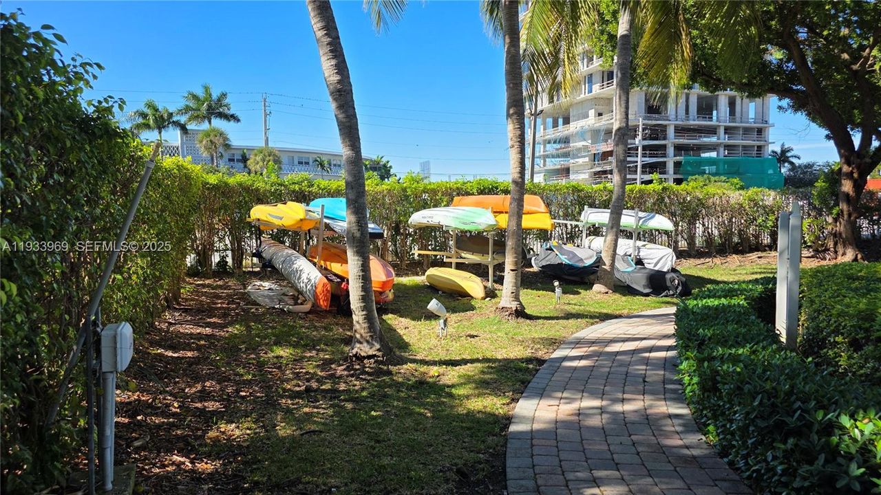 For Sale: $650,000 (2 beds, 2 baths, 1251 Square Feet)