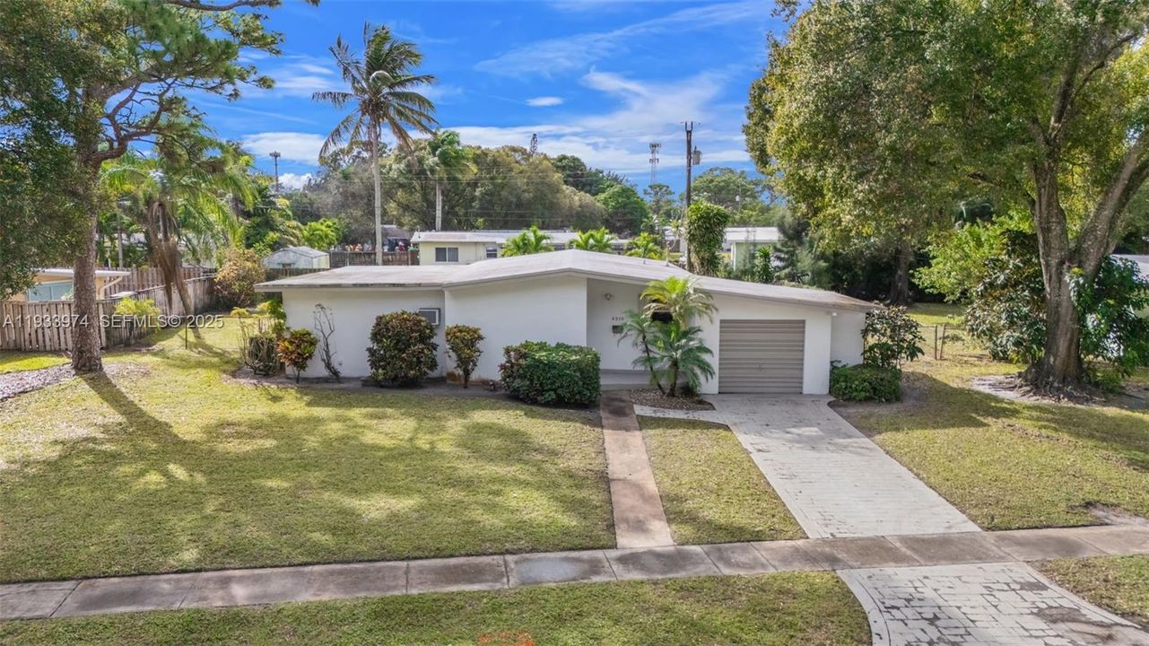 待售: $485,000 (3 贝兹, 2 浴室, 1336 平方英尺)