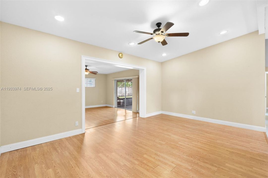 待售: $485,000 (3 贝兹, 2 浴室, 1336 平方英尺)