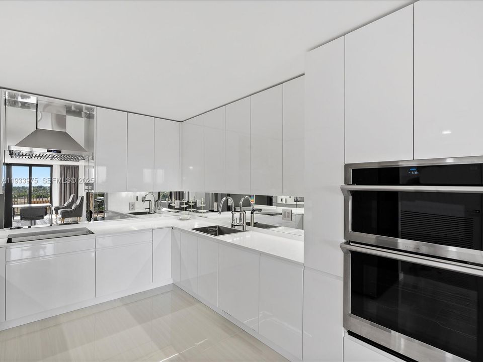 For Sale: $996,000 (2 beds, 2 baths, 1579 Square Feet)