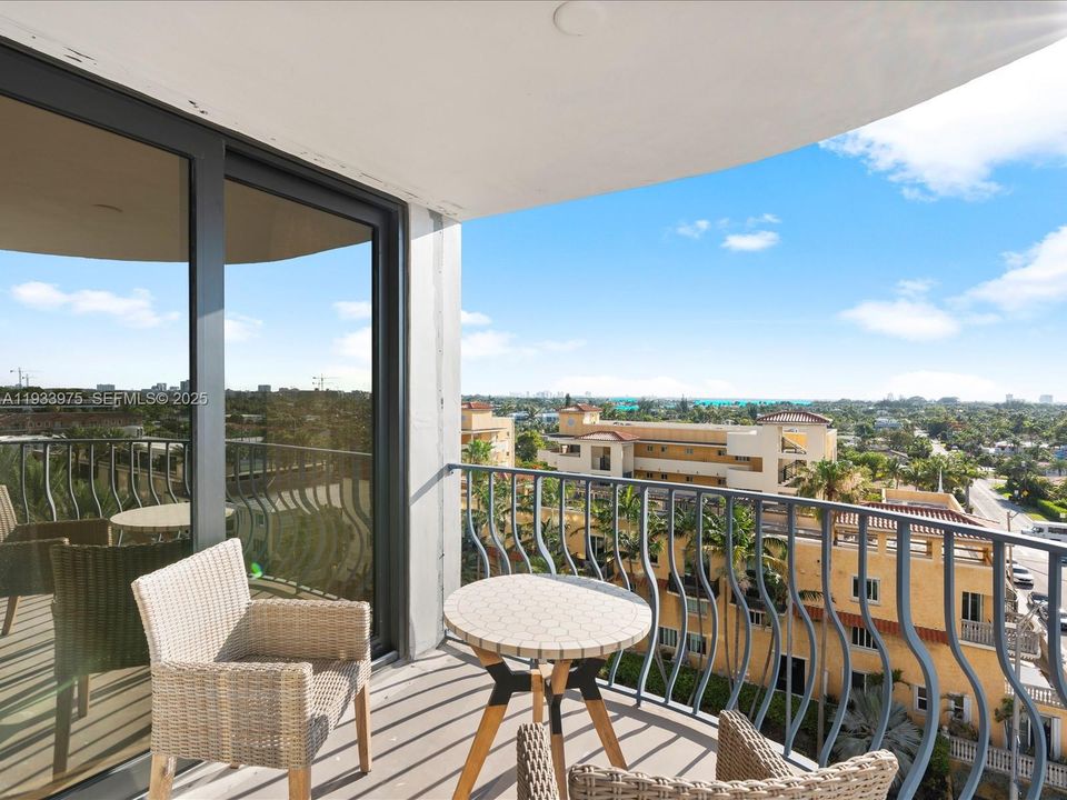 For Sale: $996,000 (2 beds, 2 baths, 1579 Square Feet)