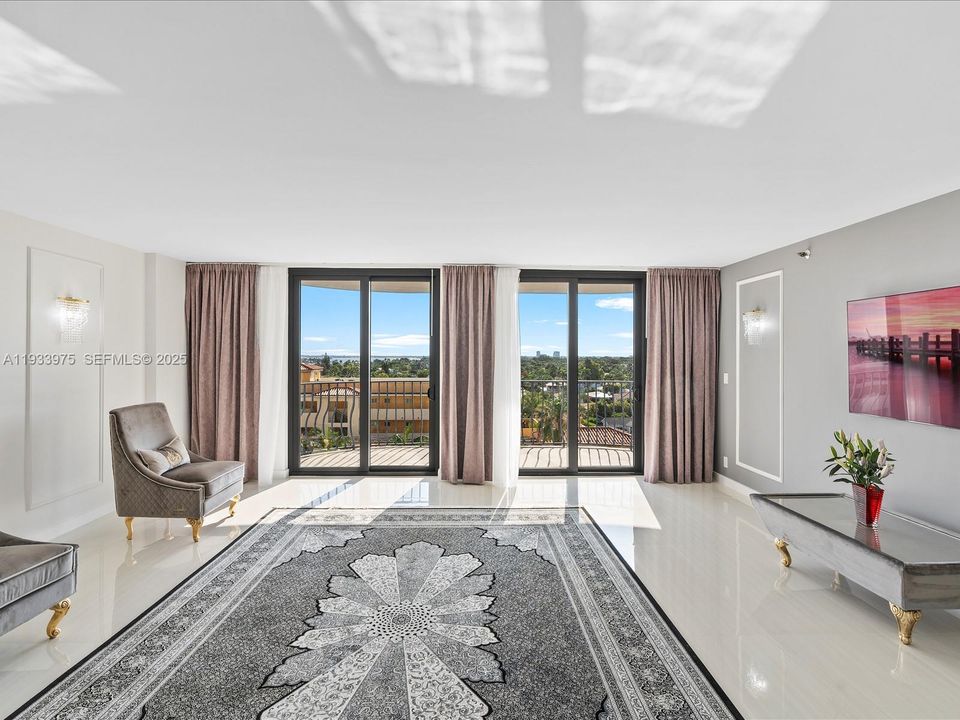 For Sale: $996,000 (2 beds, 2 baths, 1579 Square Feet)