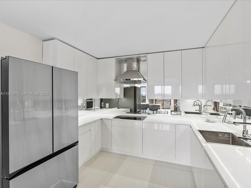 For Sale: $996,000 (2 beds, 2 baths, 1579 Square Feet)