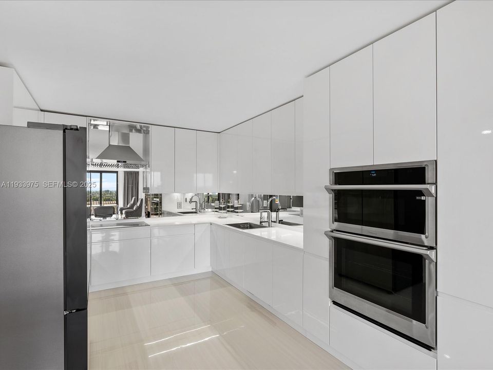 For Sale: $996,000 (2 beds, 2 baths, 1579 Square Feet)