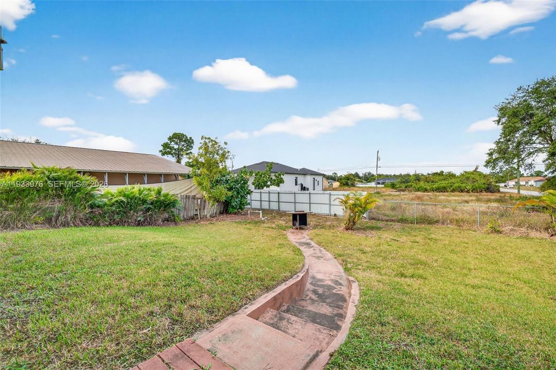 待售: $435,000 (3 贝兹, 2 浴室, 1427 平方英尺)