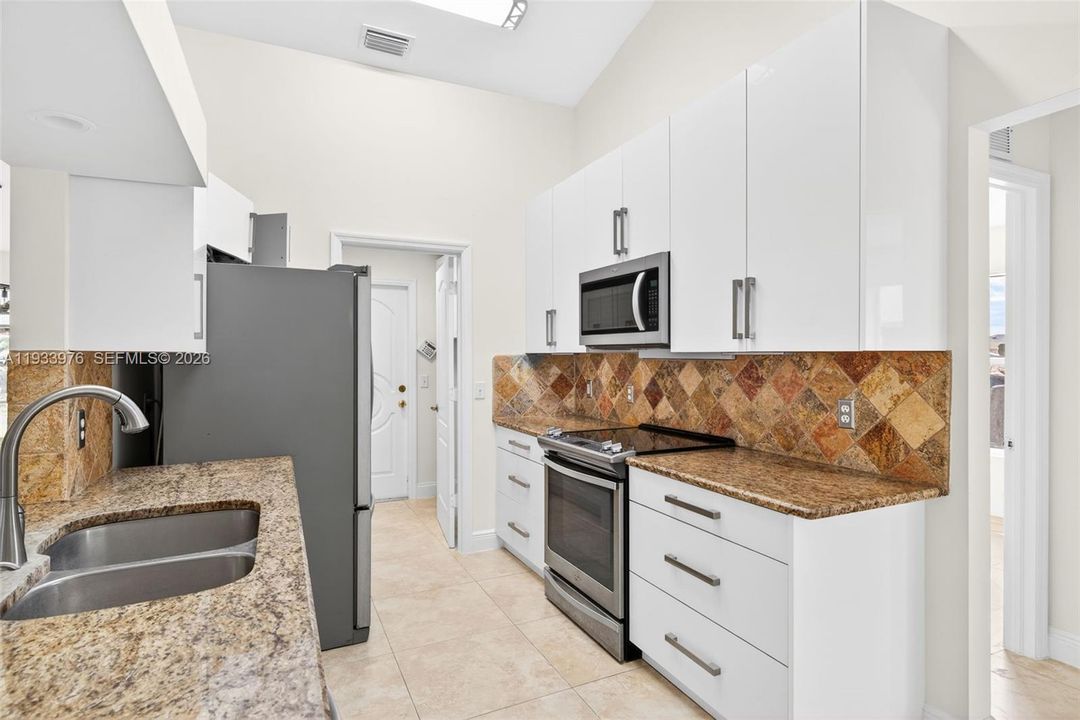 待售: $435,000 (3 贝兹, 2 浴室, 1427 平方英尺)