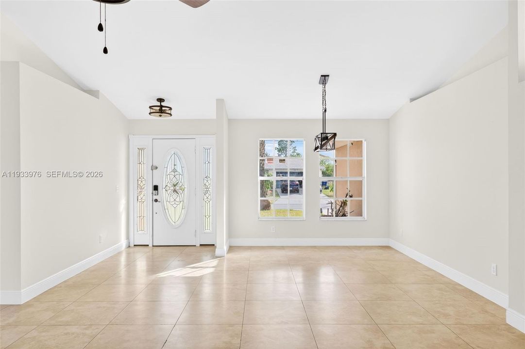 待售: $435,000 (3 贝兹, 2 浴室, 1427 平方英尺)