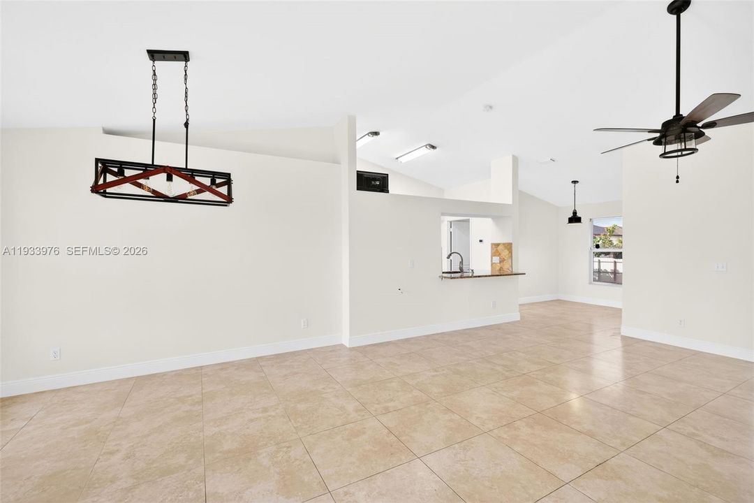 待售: $435,000 (3 贝兹, 2 浴室, 1427 平方英尺)