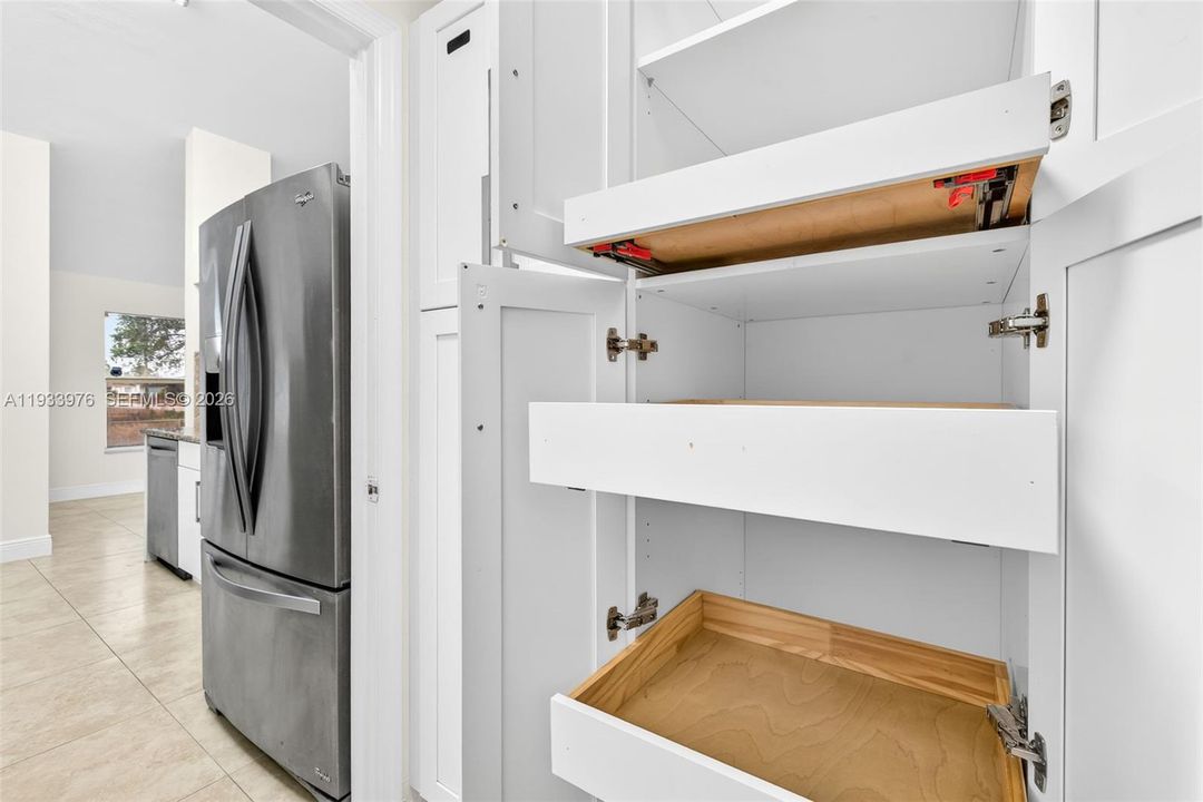 待售: $435,000 (3 贝兹, 2 浴室, 1427 平方英尺)