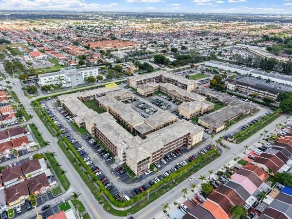 На продажу: $270,000 (2 спален, 1 ванн, 920 Квадратных фут)